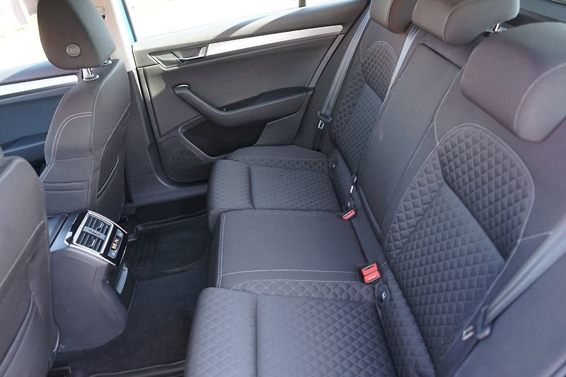 Škoda Superb (2018) TDI 110 kW DSG Style - fotka 10 z 29