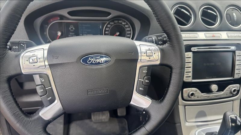 Ford S-MAX 2,0 TDCi - fotka 14 z 19
