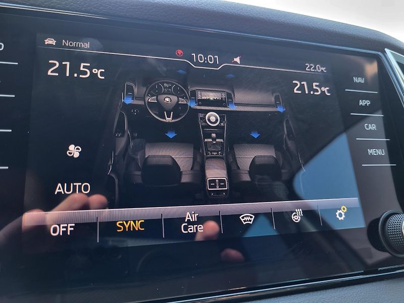 Škoda Karoq 2.0 TDi 110kW DSG 4x4 STYLE+ - fotka 14 z 49