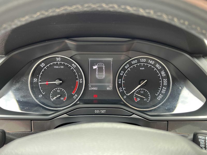 Škoda Superb 2.0 TDi 110 kW FACELIFT MR2020 - fotka 12 z 13