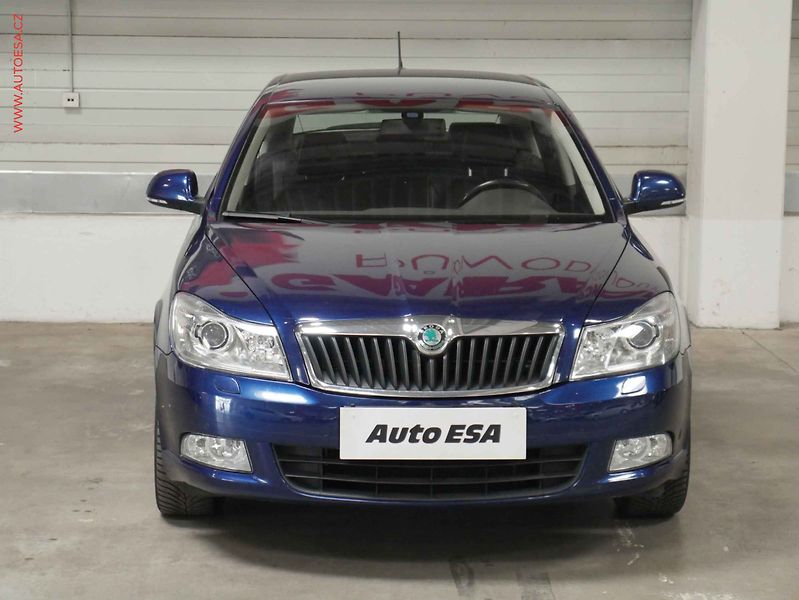 Škoda Octavia (2011) 2.0TDI, ČR, DSG - fotka 2 z 23