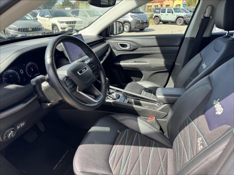 Jeep Compass 1,5 130k Upland  e-Hybrid - fotka 8 z 14