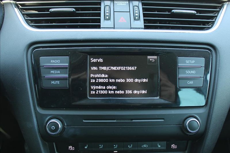 Škoda Octavia 1,4 TSi  EDITTION, XENONY - fotka 20 z 27
