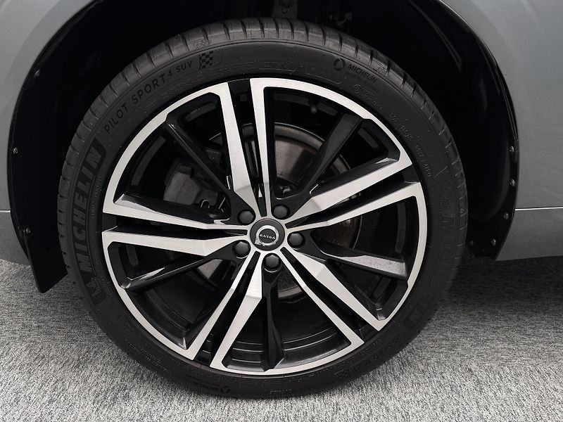 Volvo XC60 T8 AWD RECHARGE R-DESIGN AUT - fotka 51 z 51