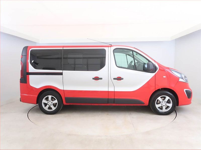 Opel Vivaro (2017) 1.6 CDTI, Bus, 8Míst, ČR, DPH - fotka 6 z 16