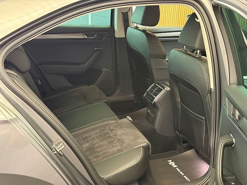 Škoda Superb 2.0TDI 110kW LED Webasto Tažné - fotka 12 z 40