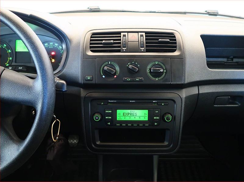 Škoda Fabia (2013) 1.2 TSI, Park. senzory - fotka 12 z 13