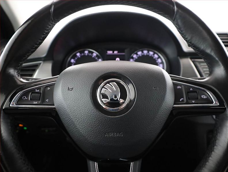Škoda Fabia (2018) Style Plus 1.0 TSI, Navi - fotka 8 z 20