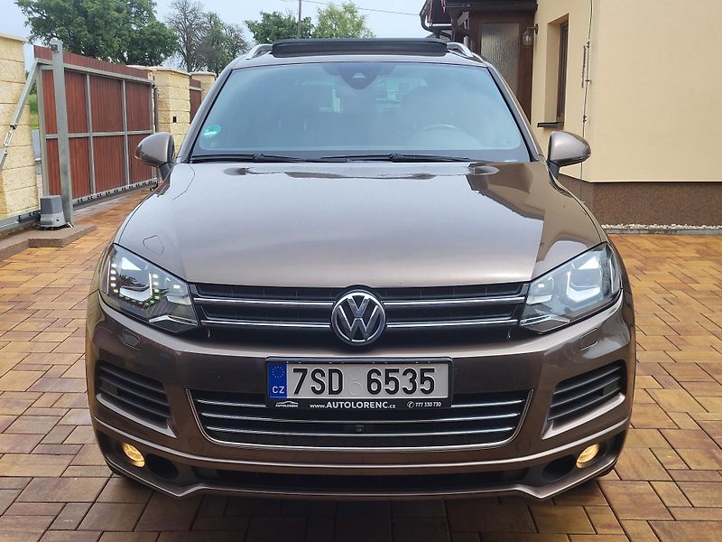 Volkswagen Touareg (2014) 4.2TDi V8 250KW*R-LINE*PANORAM - fotka 7 z 55
