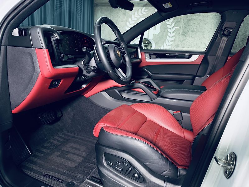 Porsche Cayenne (2025) VZDUCH SPORTDESIGN BOSE CHRONO - fotka 13 z 40