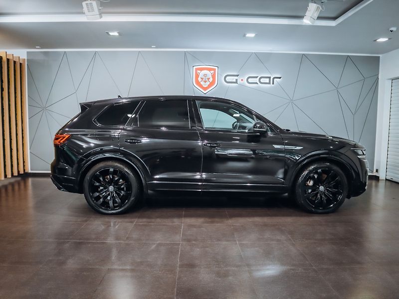 Volkswagen Touareg R-Line 4Motion 4.0 TDI 310kW - fotka 4 z 36