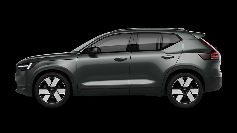 Volvo XC40 (2026) PLUS DARK, B4 FWD, 145+10 kW / - fotka 2 z 10
