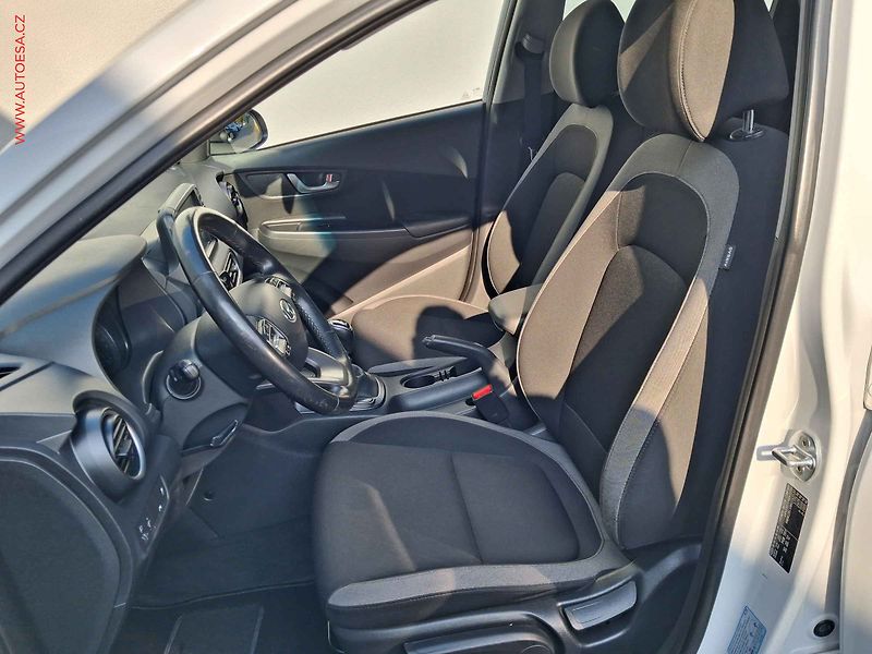 Hyundai Kona (2018) 1.0 T-GDi, AC, navi, park - fotka 9 z 19