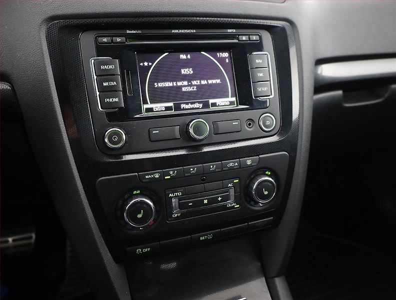 Škoda Octavia (2012) RS 2.0 TSI, Automat - fotka 10 z 15