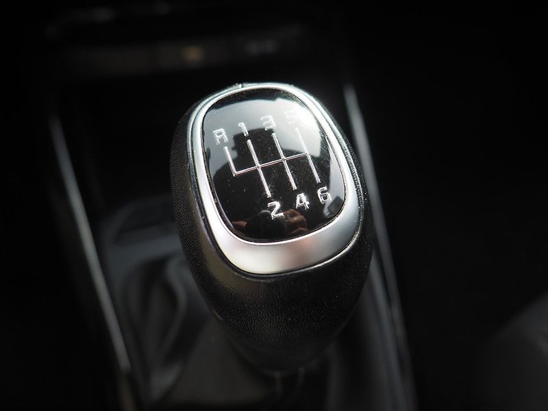 Kia Rio (2022) 1.0 T-GDI GPF Exclusive 74kW 6 - fotka 31 z 36