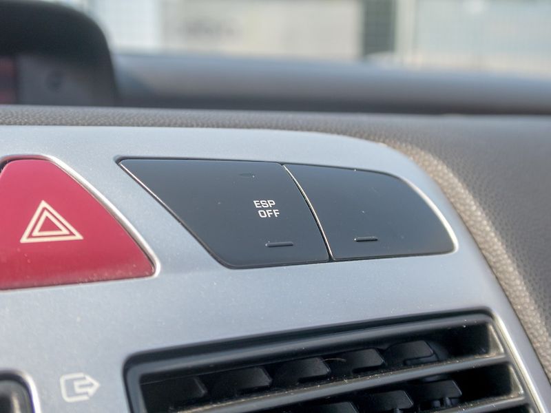 Peugeot 307 (2005) 1.6i 16V 80KW – KABRIO - fotka 22 z 39