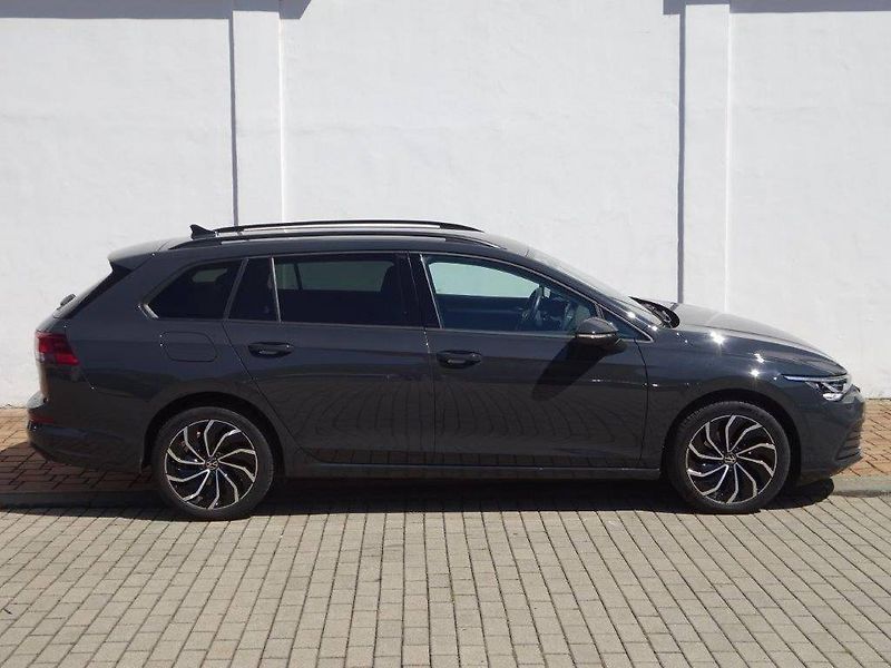 Volkswagen Golf Variant (2022) 1,5TSi/ 96kW Life - fotka 26 z 26