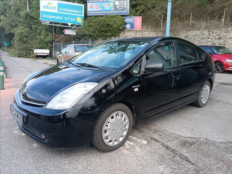 Toyota Prius 1,5 - fotka 4 z 21