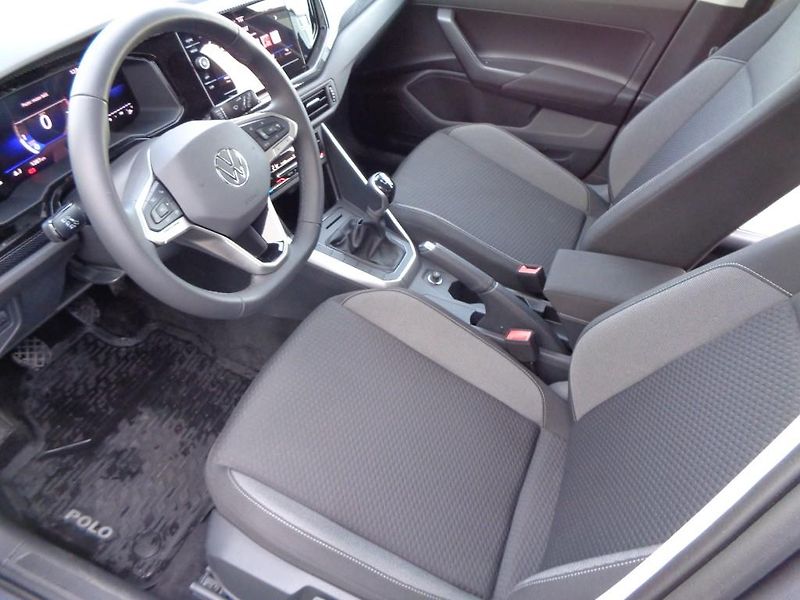 Volkswagen Polo 1.0 TSI People - fotka 10 z 26
