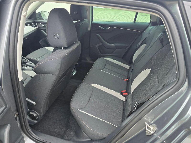 Škoda Scala (2024) 1,0TSI 85KW DSG TOP SELECTION - fotka 22 z 31
