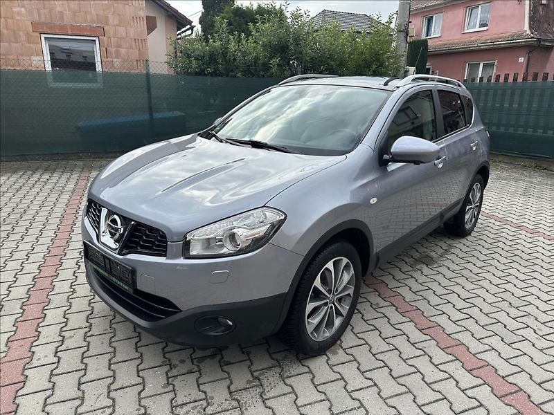 Nissan Qashqai 2,0 4x4 AUTOMAT TEKNA - fotka 9 z 37