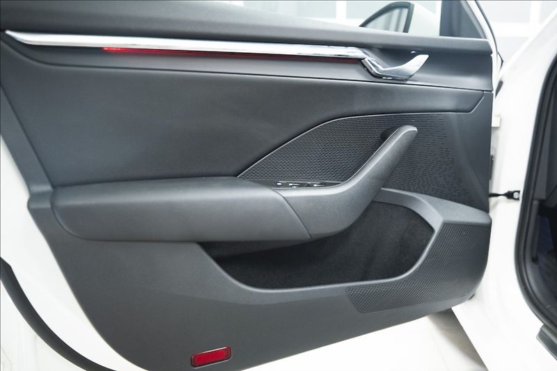 Škoda Octavia 2,0 TDI ČR KEYLESS VÝHŘEV ČR - fotka 16 z 39