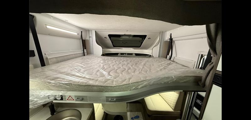 Benimar (2026) Tessoro 497 Nordkapp Queen bed - fotka 11 z 23