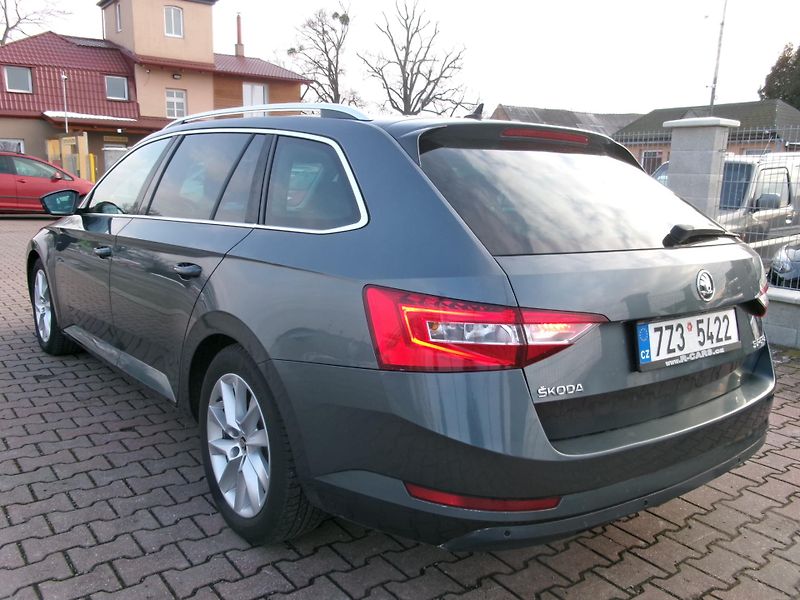 Škoda Superb 2.0 TDI NAVI AUTOKLIMA  - fotka 6 z 35