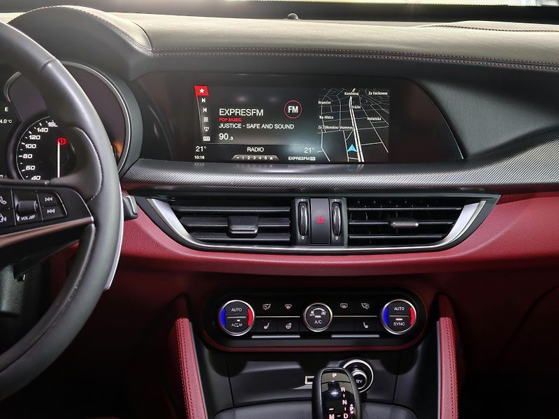 Alfa Romeo Stelvio 2,2d 154kW Q4 - fotka 25 z 38