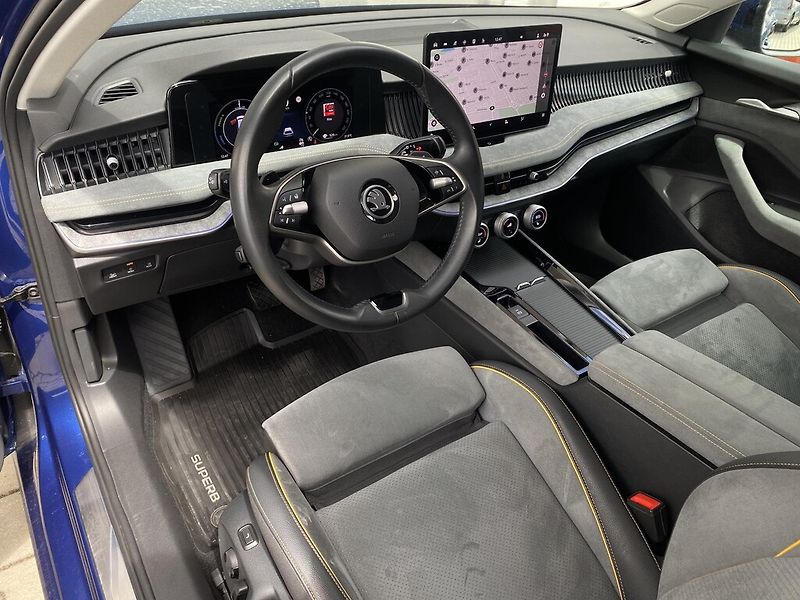 Škoda Superb Combi iV 1,5 TSI Selection DSG - fotka 7 z 30