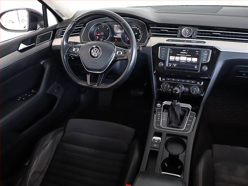 Volkswagen Passat (2017) 2.0 TDI, 4X4, Automat - fotka 7 z 25
