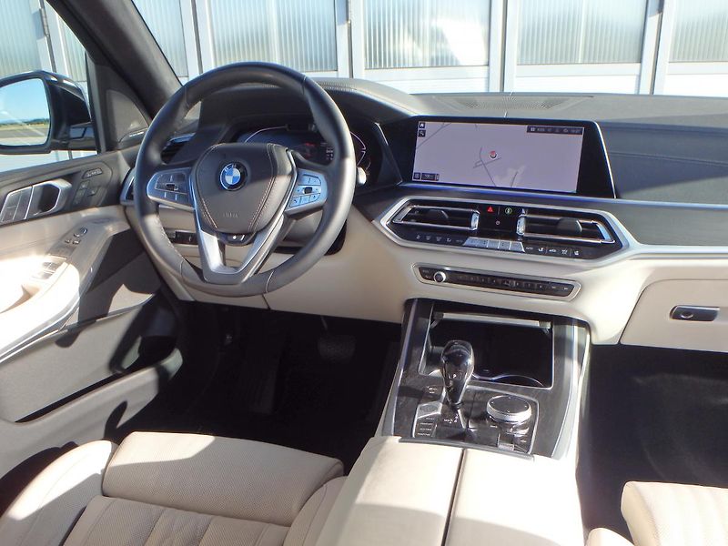 BMW X7 (2022) 4.0 d, INDIVIDUAL - fotka 15 z 26