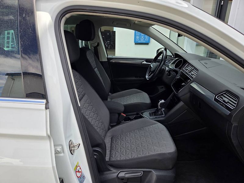 Volkswagen Tiguan (2021) 2.0 TDI DSG - fotka 43 z 46