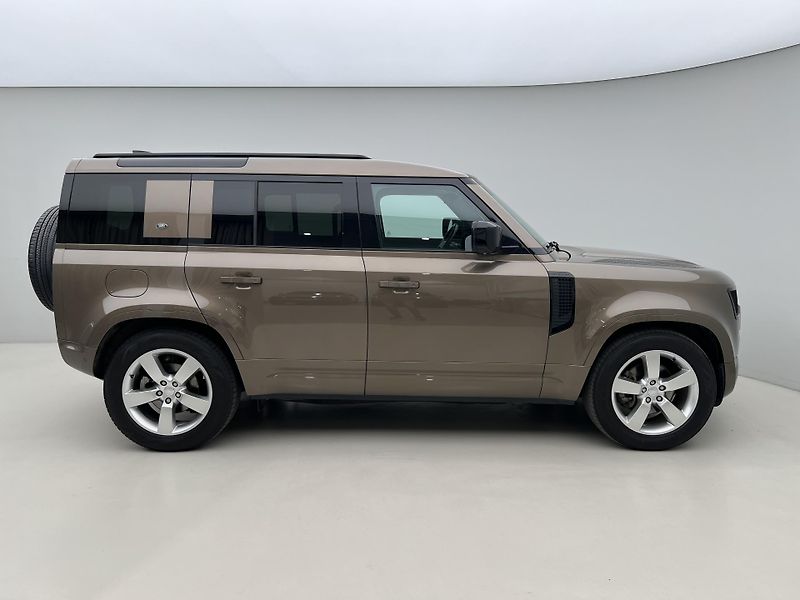 Land Rover Defender D250 XS EDITION AUT CZ - fotka 9 z 50