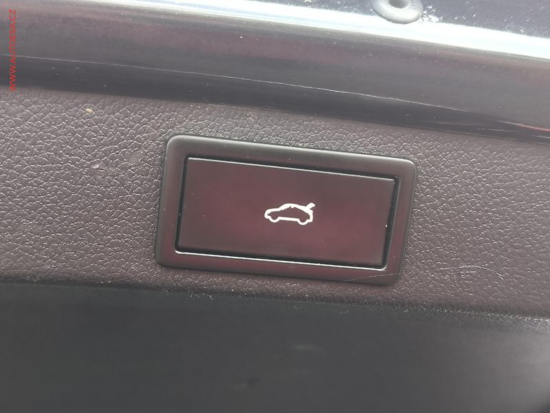 Škoda Octavia (2015) 2.0 TDi 4x4, Scout, DSG - fotka 26 z 28