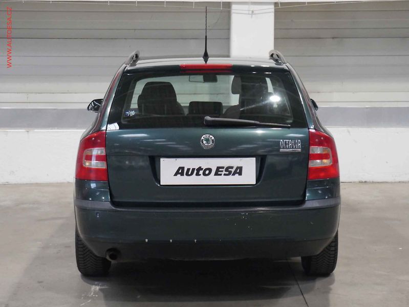 Škoda Octavia (2006) 1.6i, ČR, Ambiente - fotka 5 z 17