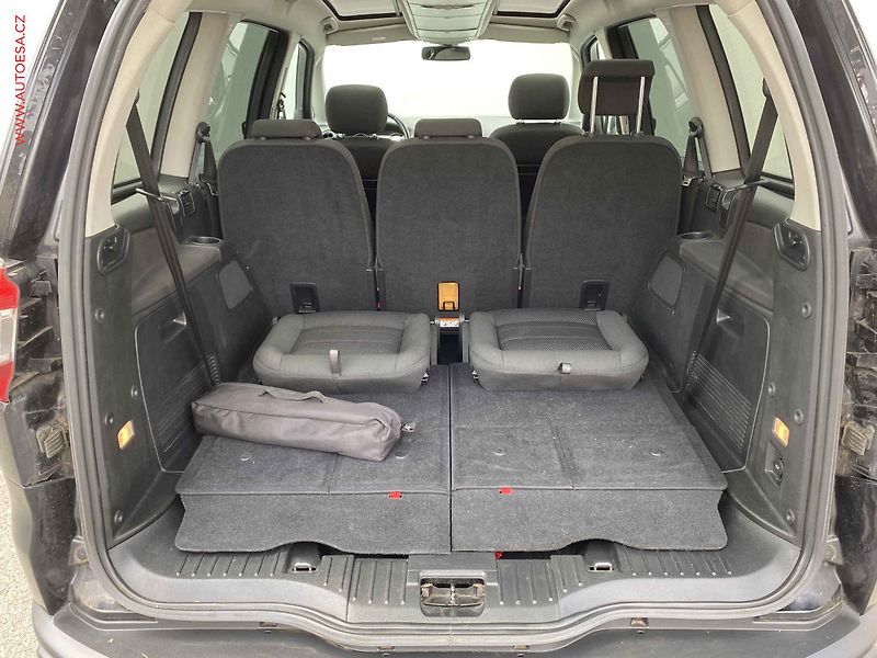 Ford Galaxy (2012) 2.2 TDCi, AT, xenon, park - fotka 7 z 16