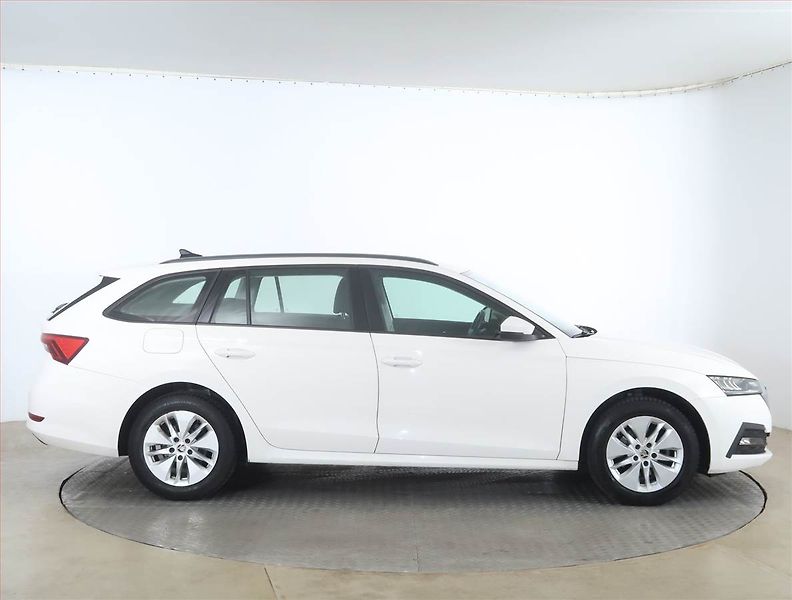 Škoda Octavia (2020) Ambition 2.0 TDI, Automat - fotka 6 z 20