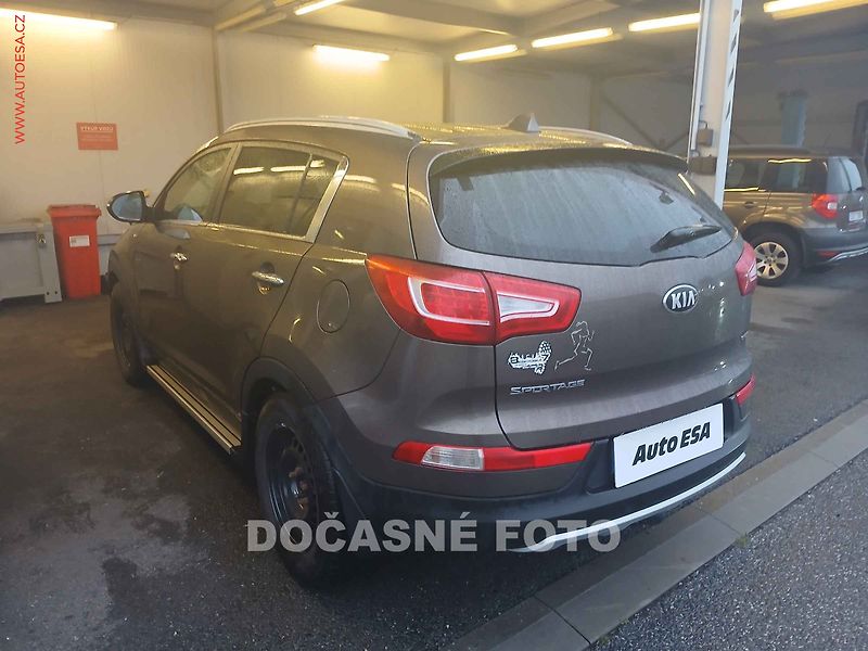 Kia Sportage (2013) 2.0CRDi 4x4, ČR, Xenon - fotka 2 z 3