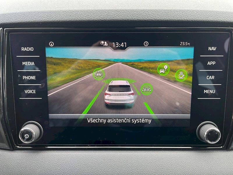 Škoda Karoq (2025) SELECTION 1.5 TSI DSG - fotka 16 z 31