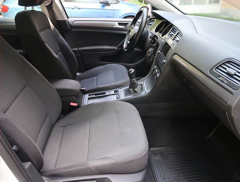 Volkswagen Golf (2013) 1.2 TSI, Tempomat - fotka 9 z 17