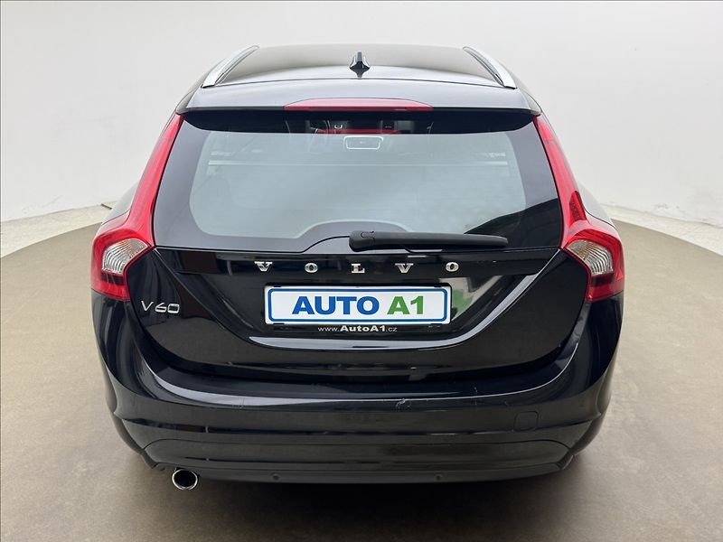 Volvo V60 1,6 D2 KŮŽE NAVI OCEAN RACE - fotka 5 z 41