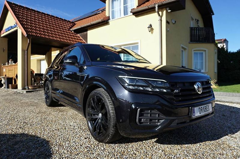 Volkswagen Touareg (2019) R-LINE 3,0 TDI V6 210 kW - fotka 1 z 48