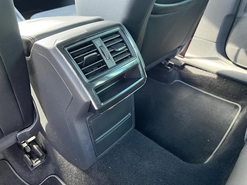 Škoda Superb SPORTLINE 2.0TDI DSG - fotka 20 z 24