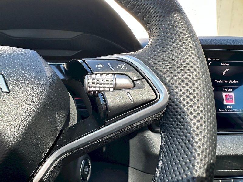 Škoda Karoq (2025) 1.5 TSI 110kW Sportline DSG - fotka 11 z 27