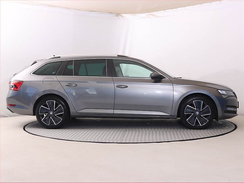 Škoda Superb (2022) Style 1.5 TSI - fotka 6 z 28