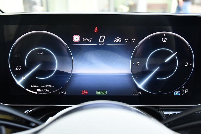 Mercedes-Benz EQE 350 4MATIC 4L-ZÁRUKA  - fotka 32 z 58