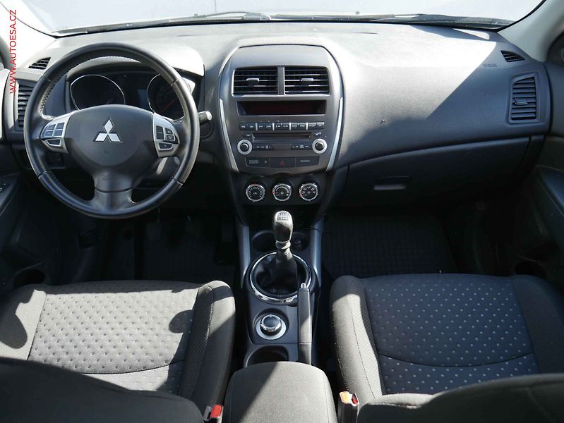 Mitsubishi ASX (2013) 1.8 Di-D 4x4, 1.maj,ČR - fotka 8 z 16
