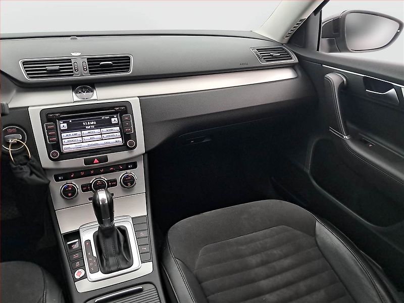 Volkswagen Passat (2013) 2.0 TDI, Automat, Tempomat - fotka 8 z 20