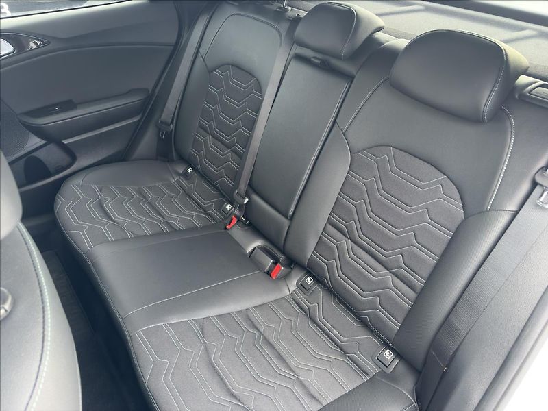 Kia XCeed 1,6   T-GDI 132kW 7DCT STEEL E - fotka 19 z 22